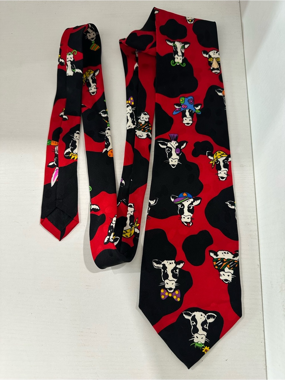 ADDICTION 80's fun cows silk tie